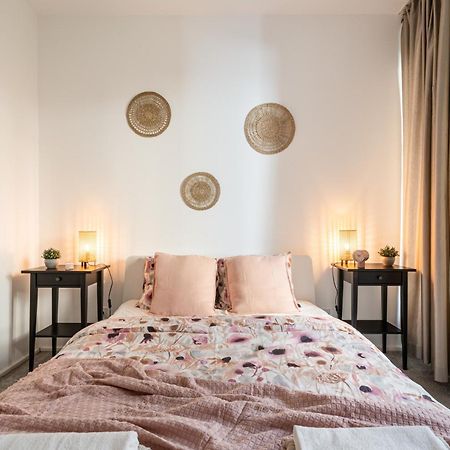 Home Of Serenity - 2 Bdr, Free Parking And Terrace บูดาเปสต์ ภายนอก รูปภาพ