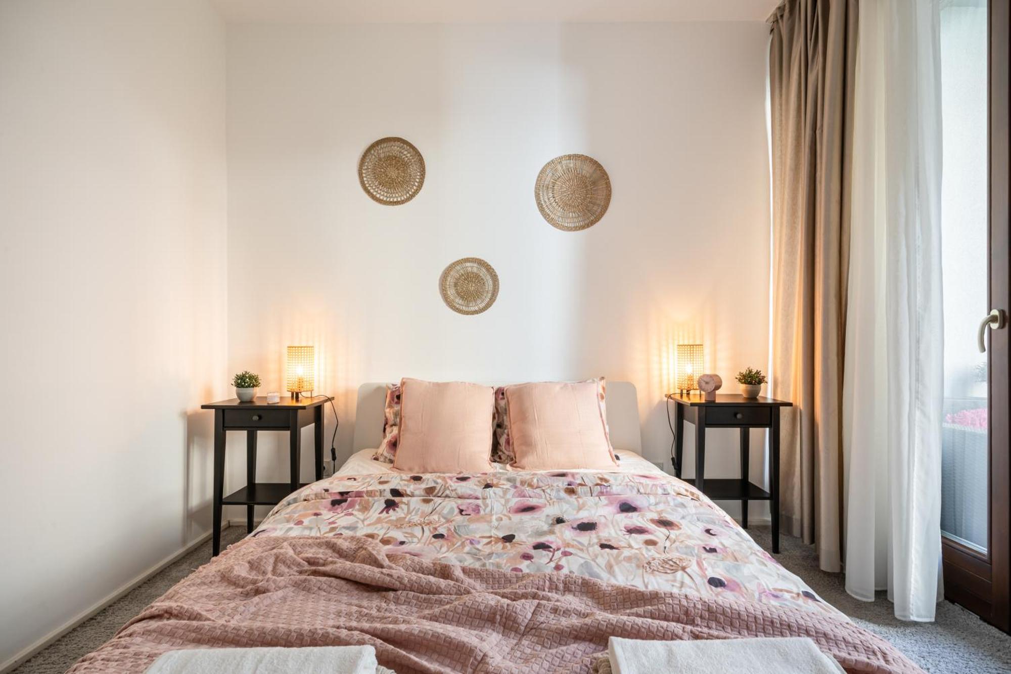 Home Of Serenity - 2 Bdr, Free Parking And Terrace บูดาเปสต์ ภายนอก รูปภาพ