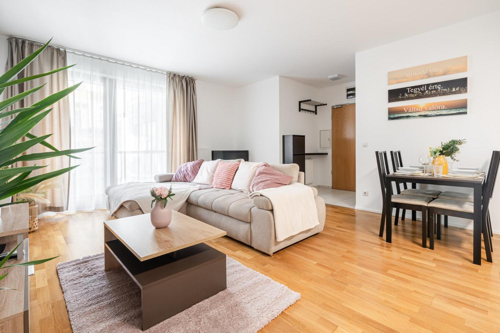 Home Of Serenity - 2 Bdr, Free Parking And Terrace บูดาเปสต์ ภายนอก รูปภาพ